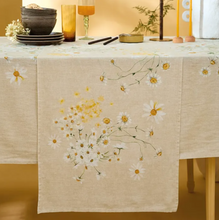 Daisy Tablerunner